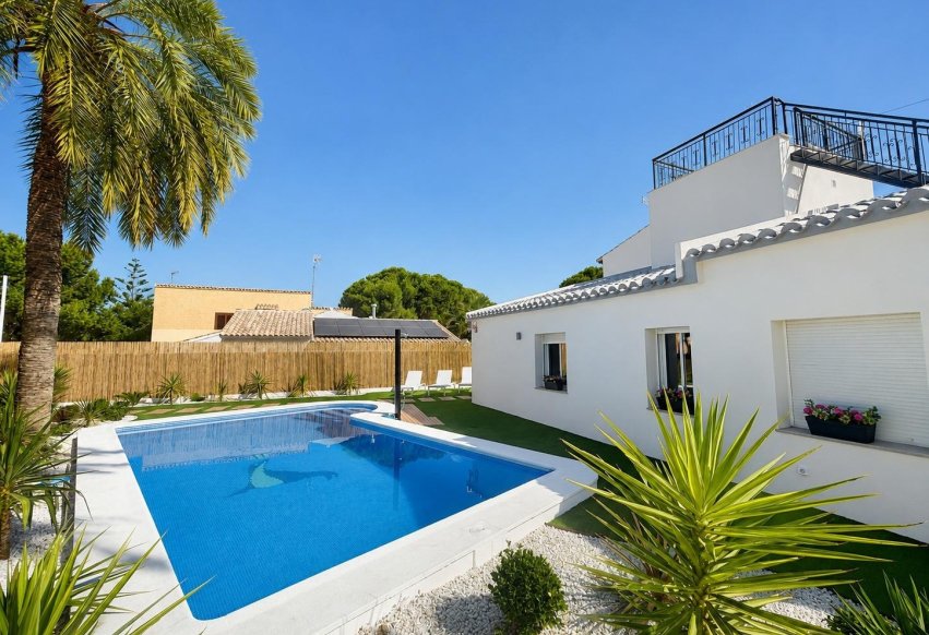 Herverkoop - Villa - Orihuela Costa - Punta Prima