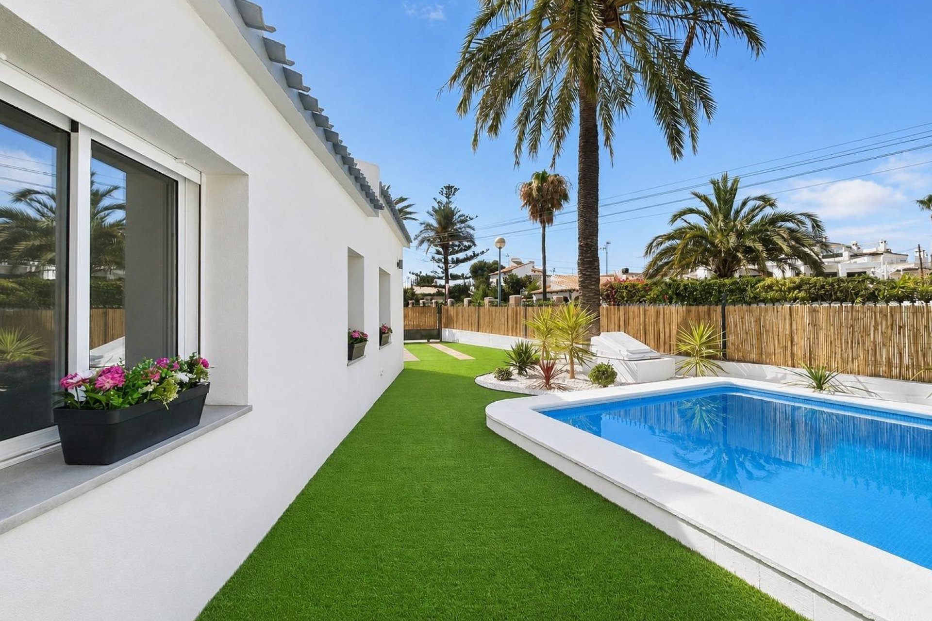 Herverkoop - Villa - Orihuela Costa - Punta Prima
