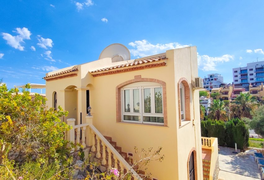 Herverkoop - Villa - Orihuela Costa - Villamartín