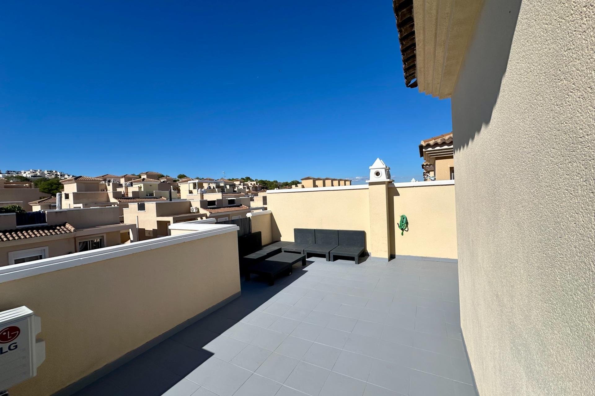 Herverkoop - Villa - San Miguel de Salinas - Residencial los flamencos