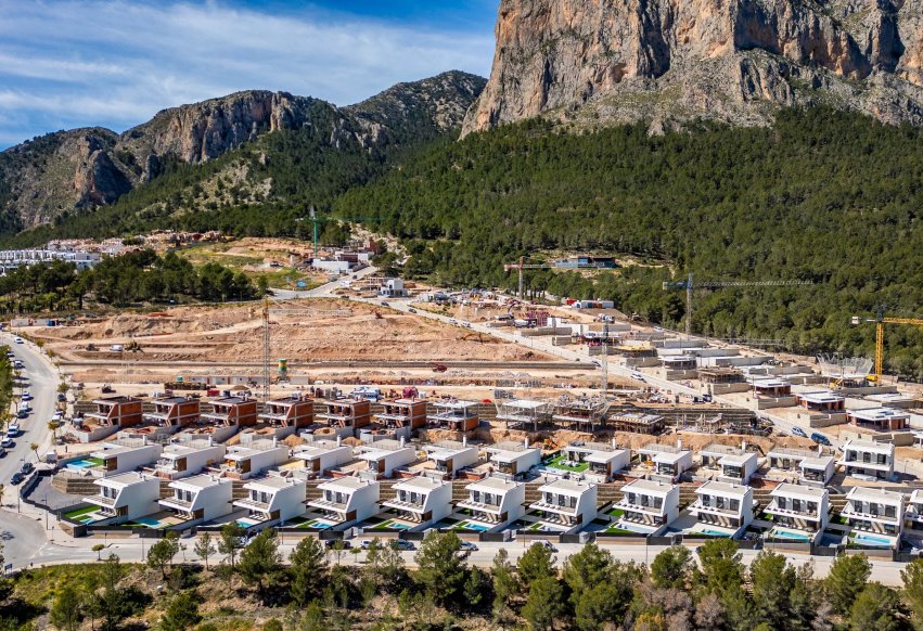 Nauja statyba - Vila - Polop