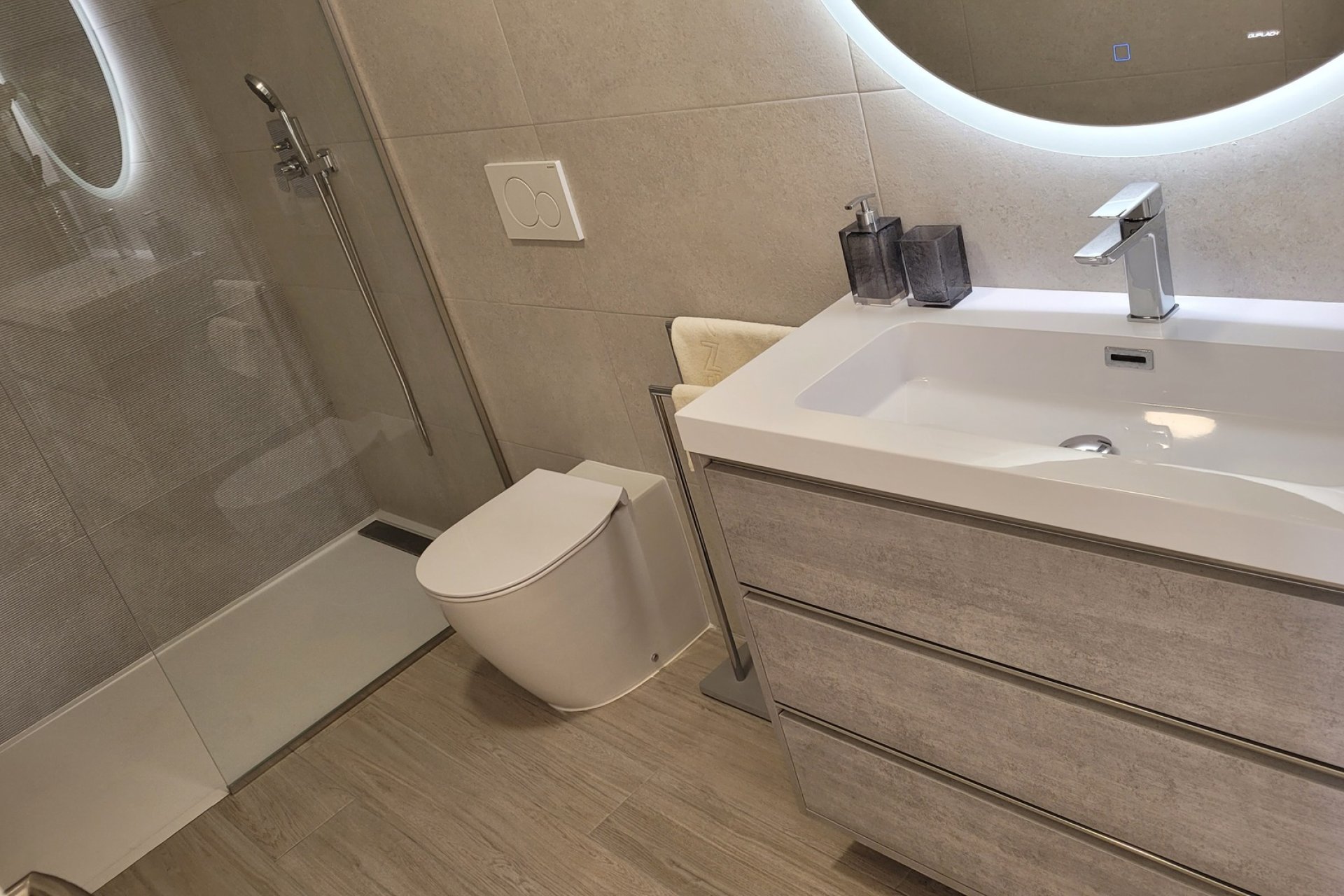 Nowy budynek - ground-floor - Guardamar del Segura