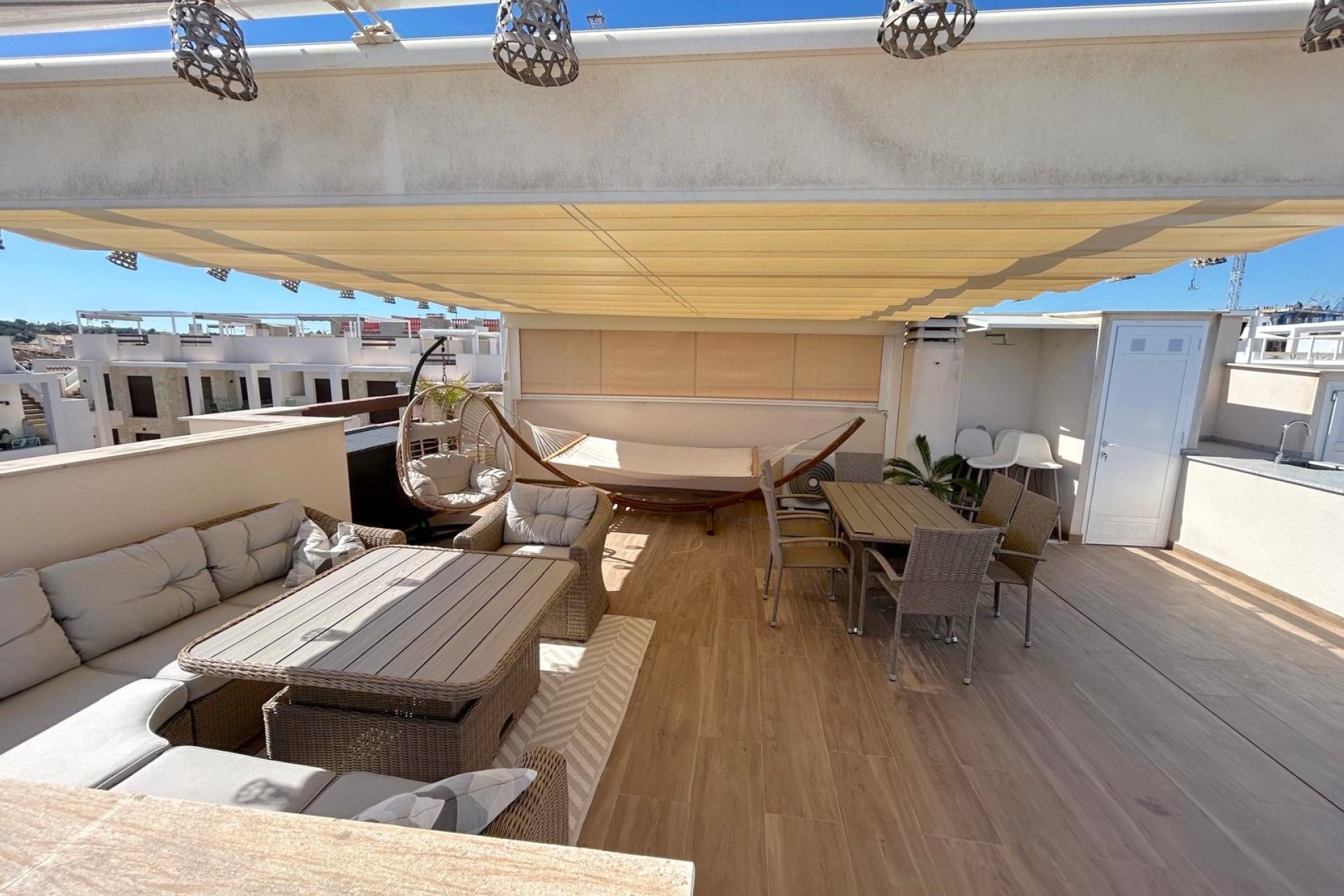 Nowy budynek - ground-floor - Torrevieja