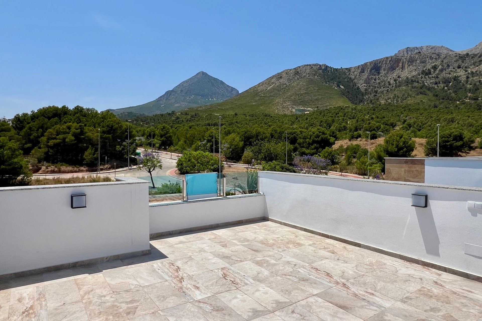 Nowy budynek - Kamienica - Polop