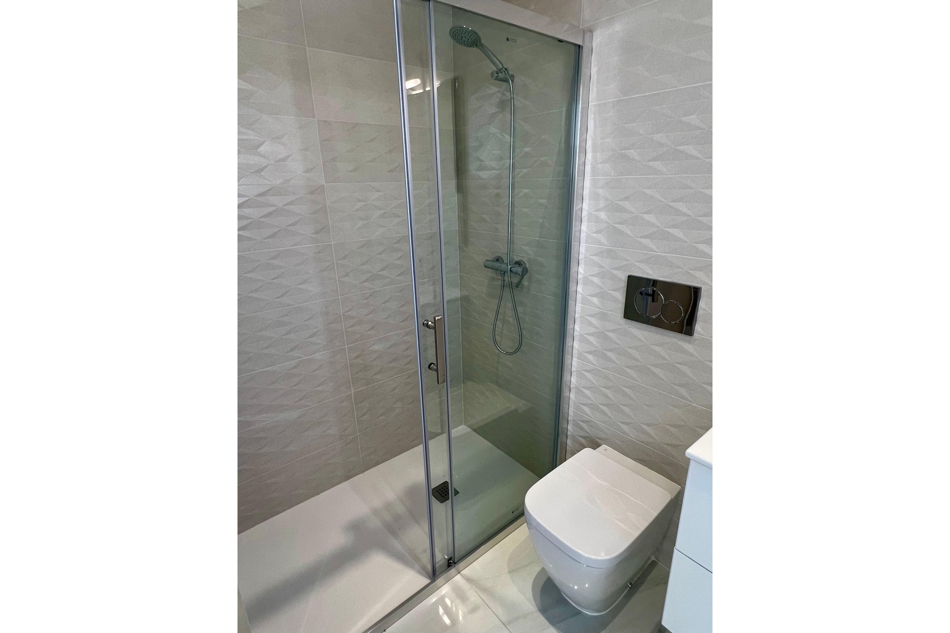 Nowy budynek - Kamienica - Polop