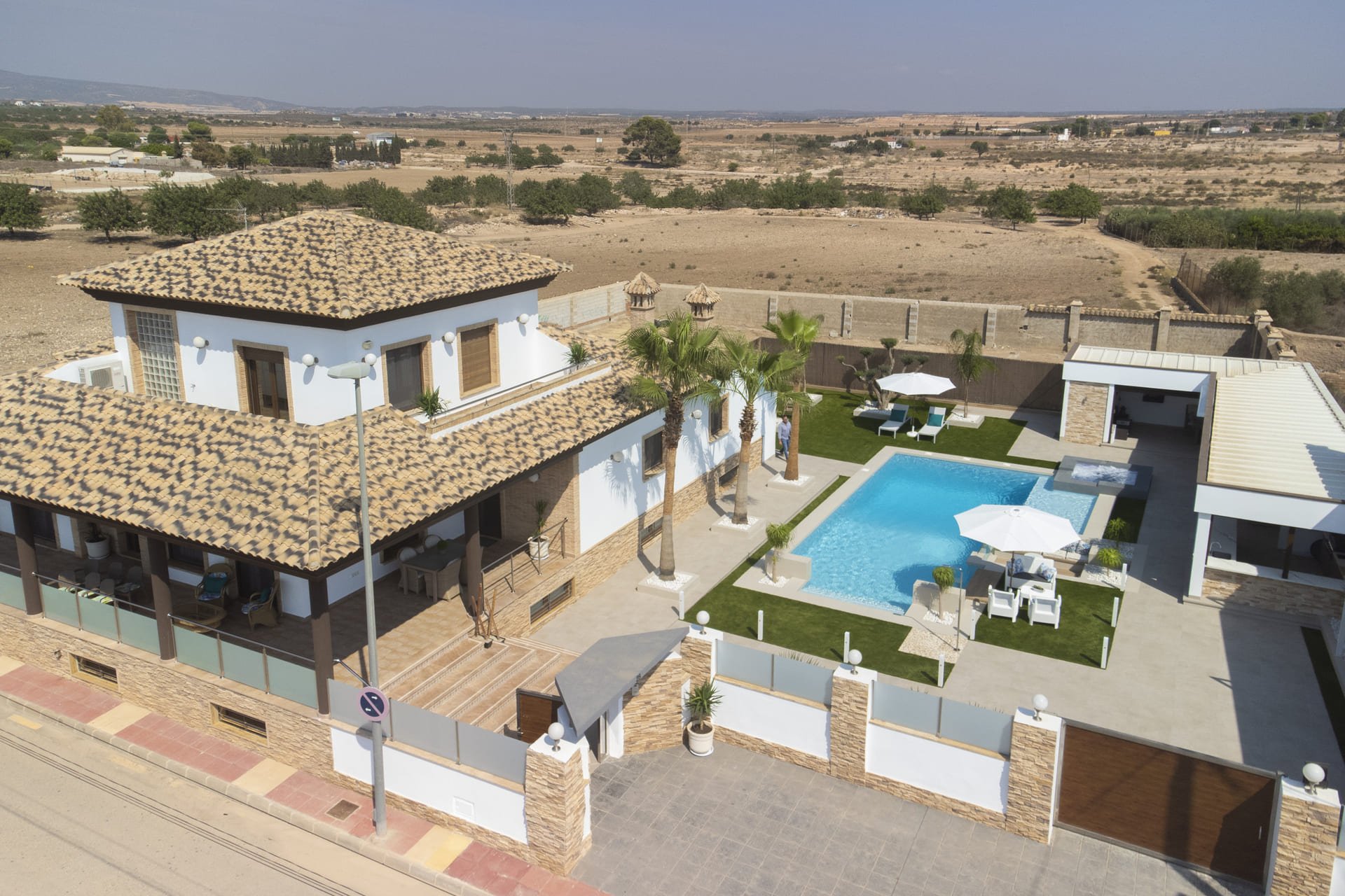 Obra nueva - Villa - Jerónimo y Avileses