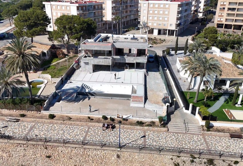Obra nueva - Villa - Torrevieja - Punta Prima