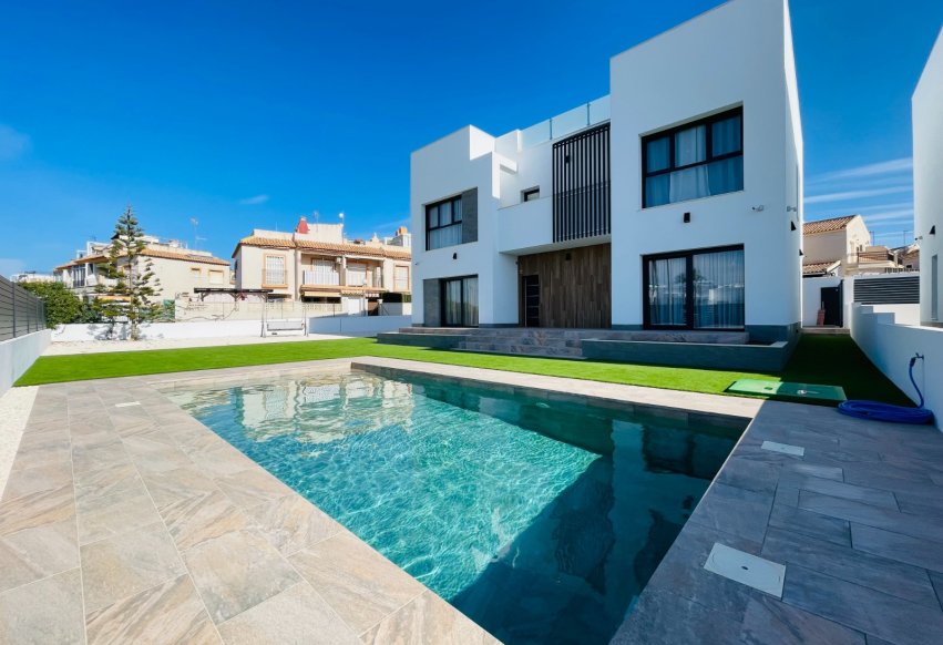 Obra nueva - Villa - Torrevieja