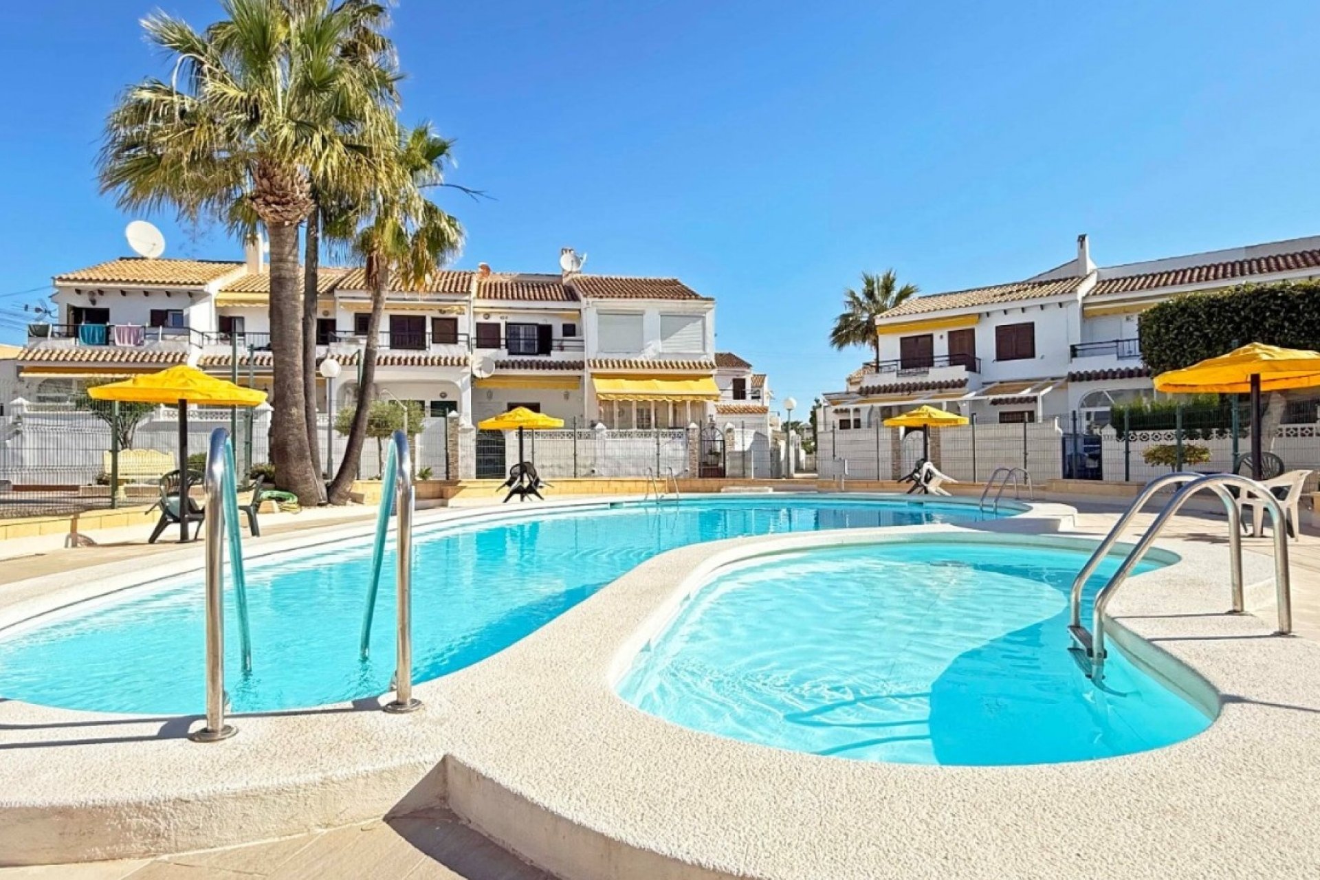 Odsprzedaż - Bungalow - Torrevieja - Torrelamata - La Mata
