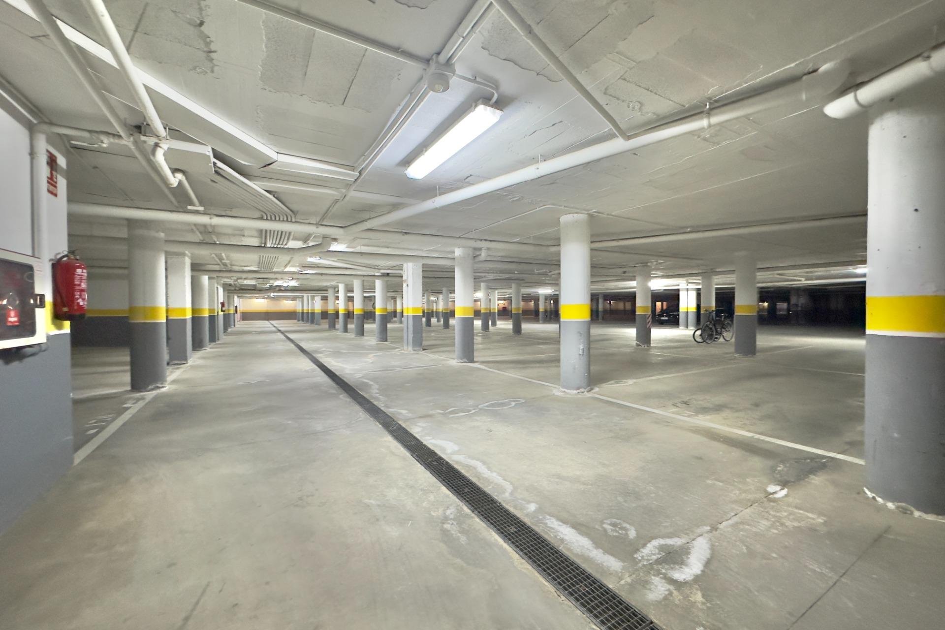 Odsprzedaż - Mieszkanie w bloku - La Manga del Mar Menor - Playa del Esparto-Veneziola