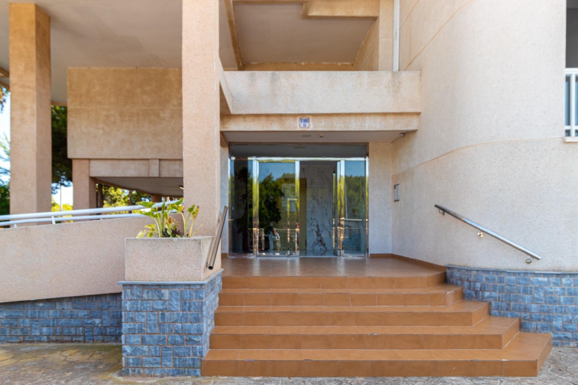 Odsprzedaż - Mieszkanie w bloku - Orihuela Costa - Campoamor