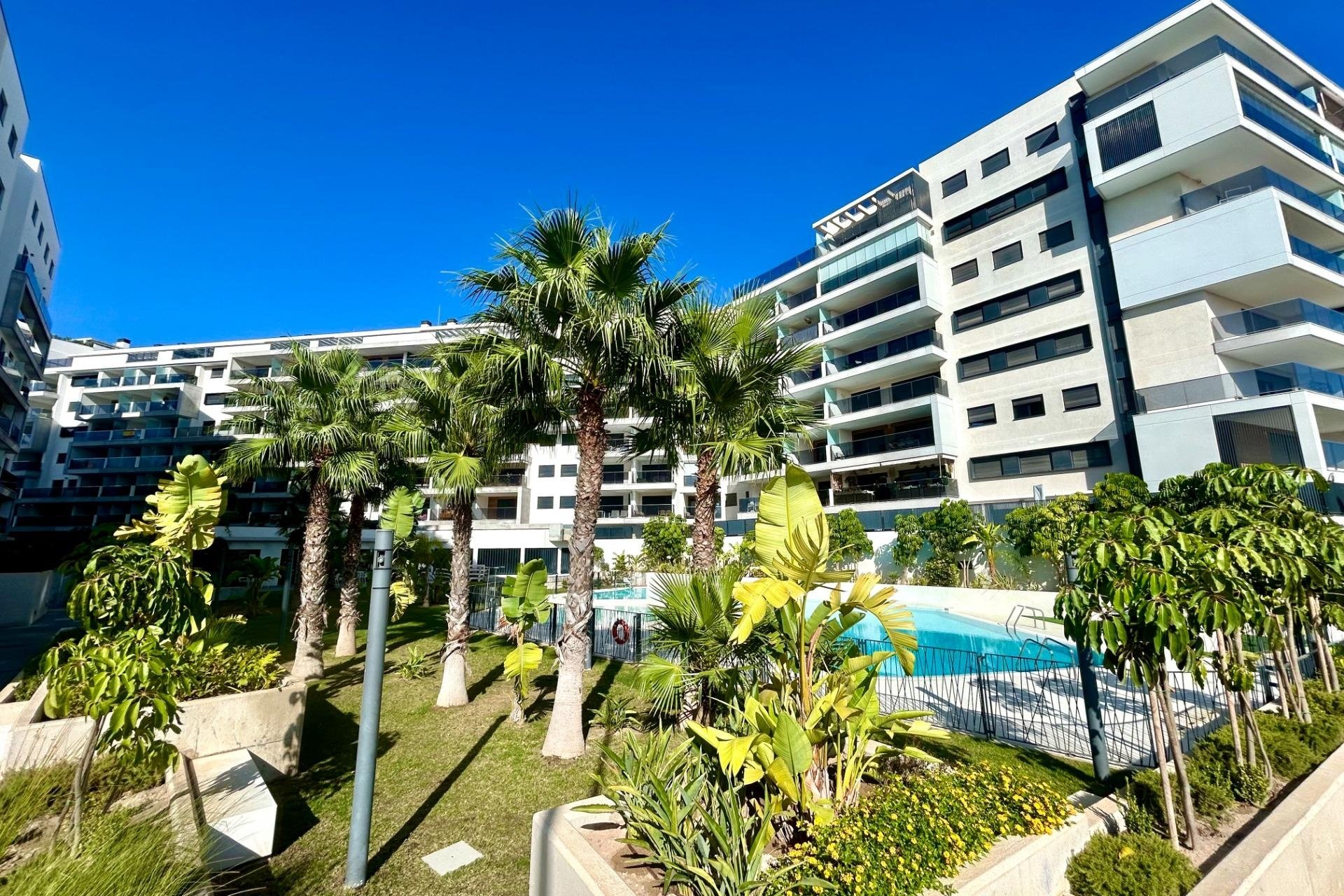 Odsprzedaż - Mieszkanie w bloku - Orihuela Costa - Campoamor