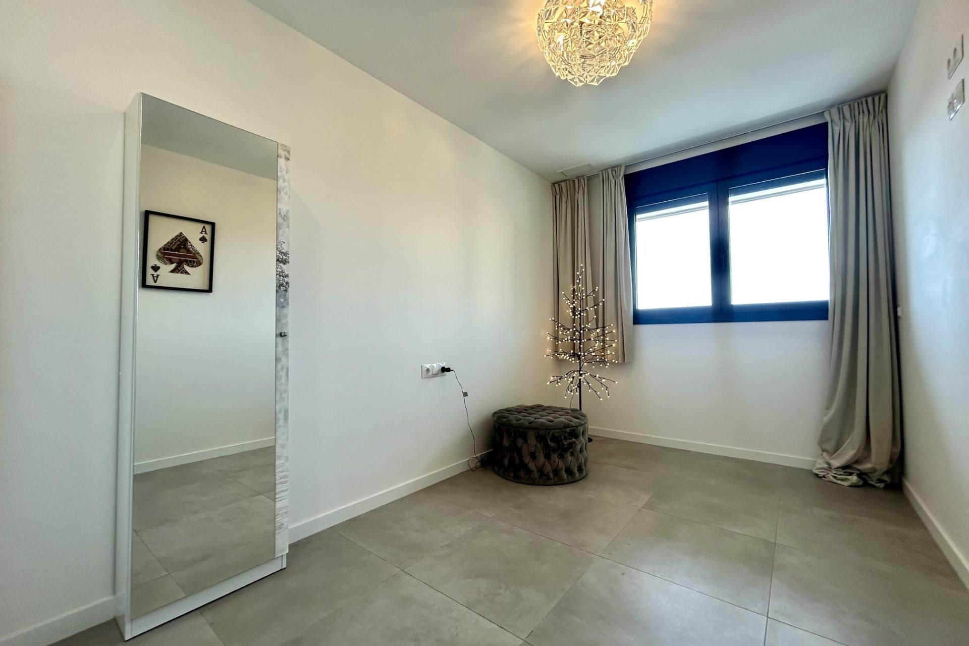 Odsprzedaż - Mieszkanie w bloku - Orihuela Costa - Campoamor