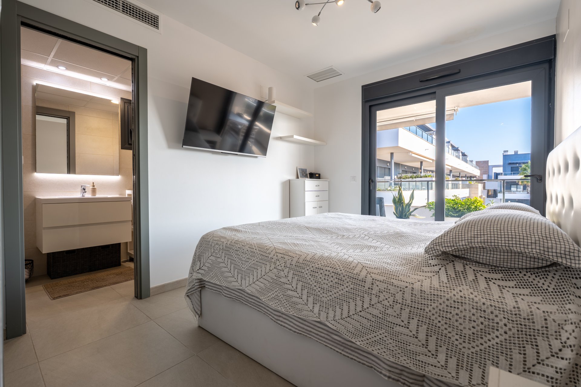 Odsprzedaż - Mieszkanie w bloku - Orihuela Costa - Playa Flamenca