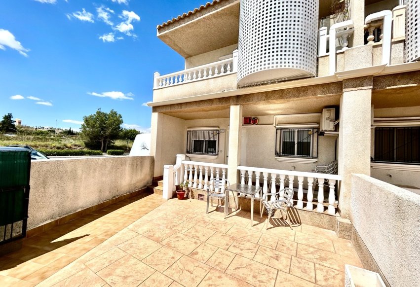 Odsprzedaż - Mieszkanie w bloku - Orihuela Costa - Villamartín