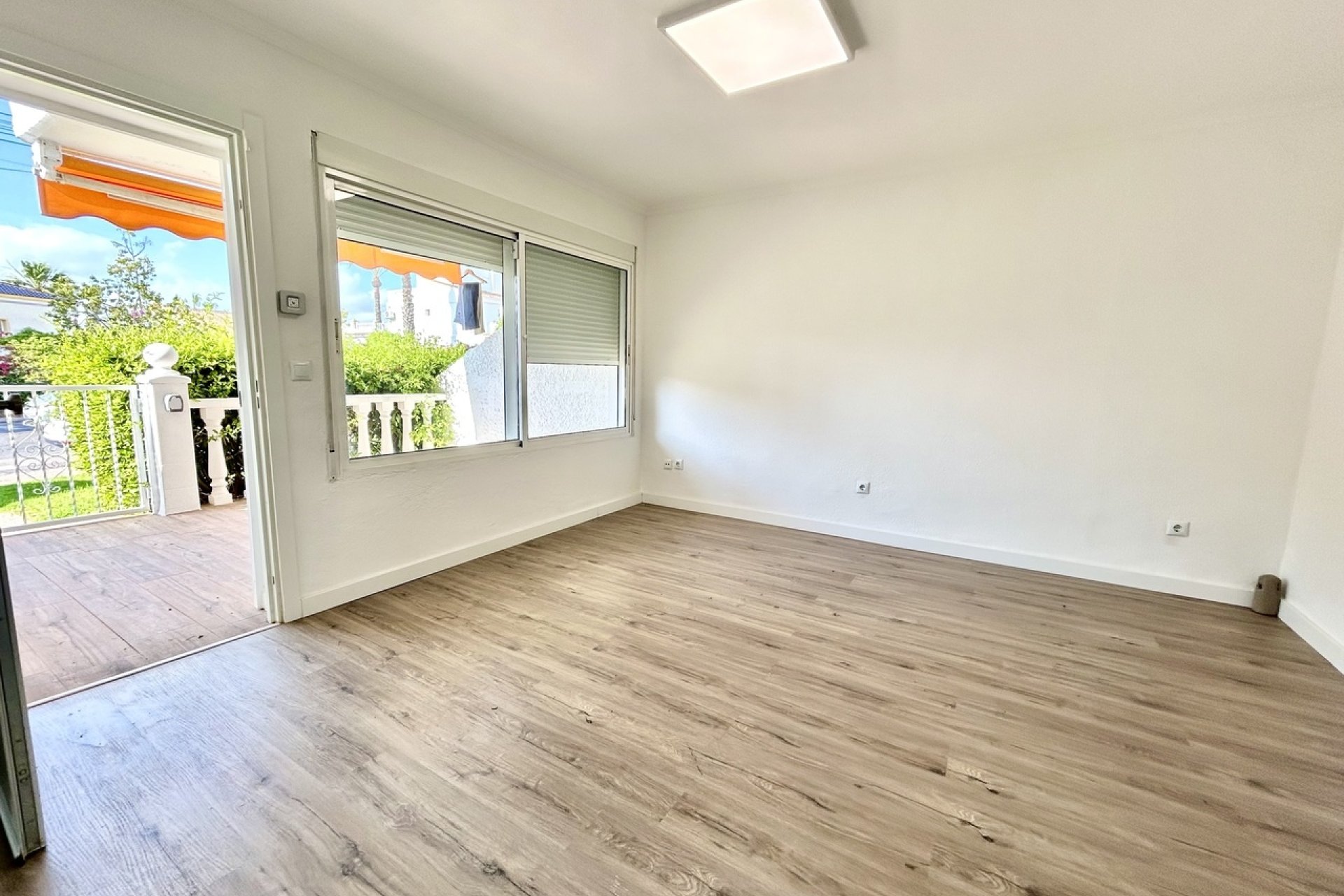Odsprzedaż - Mieszkanie w bloku - Orihuela Costa - Villamartín