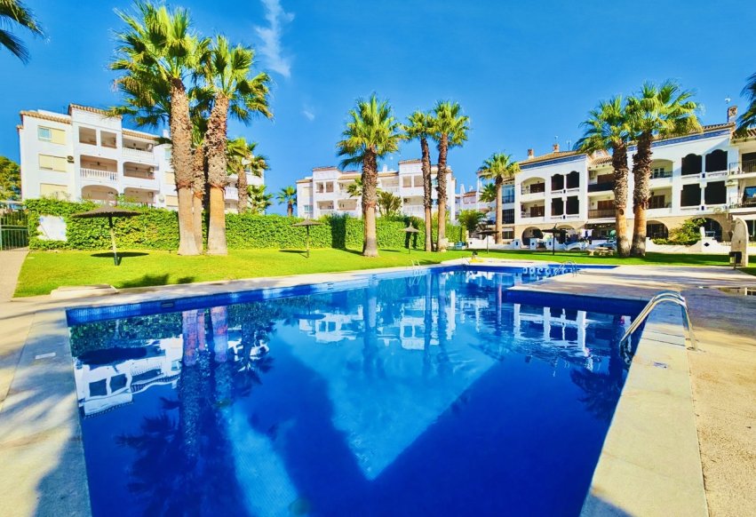 Odsprzedaż - Mieszkanie w bloku - Orihuela Costa - Villamartín