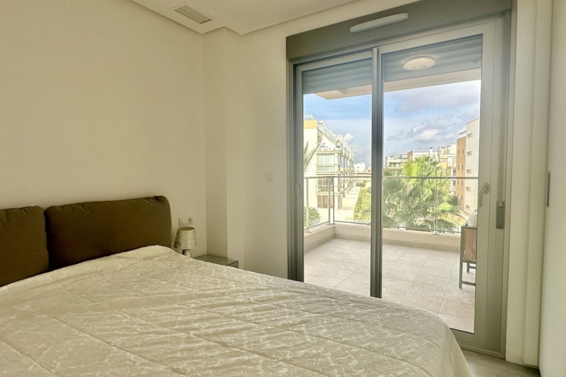 Odsprzedaż - Mieszkanie w bloku - Orihuela Costa - Villamartín
