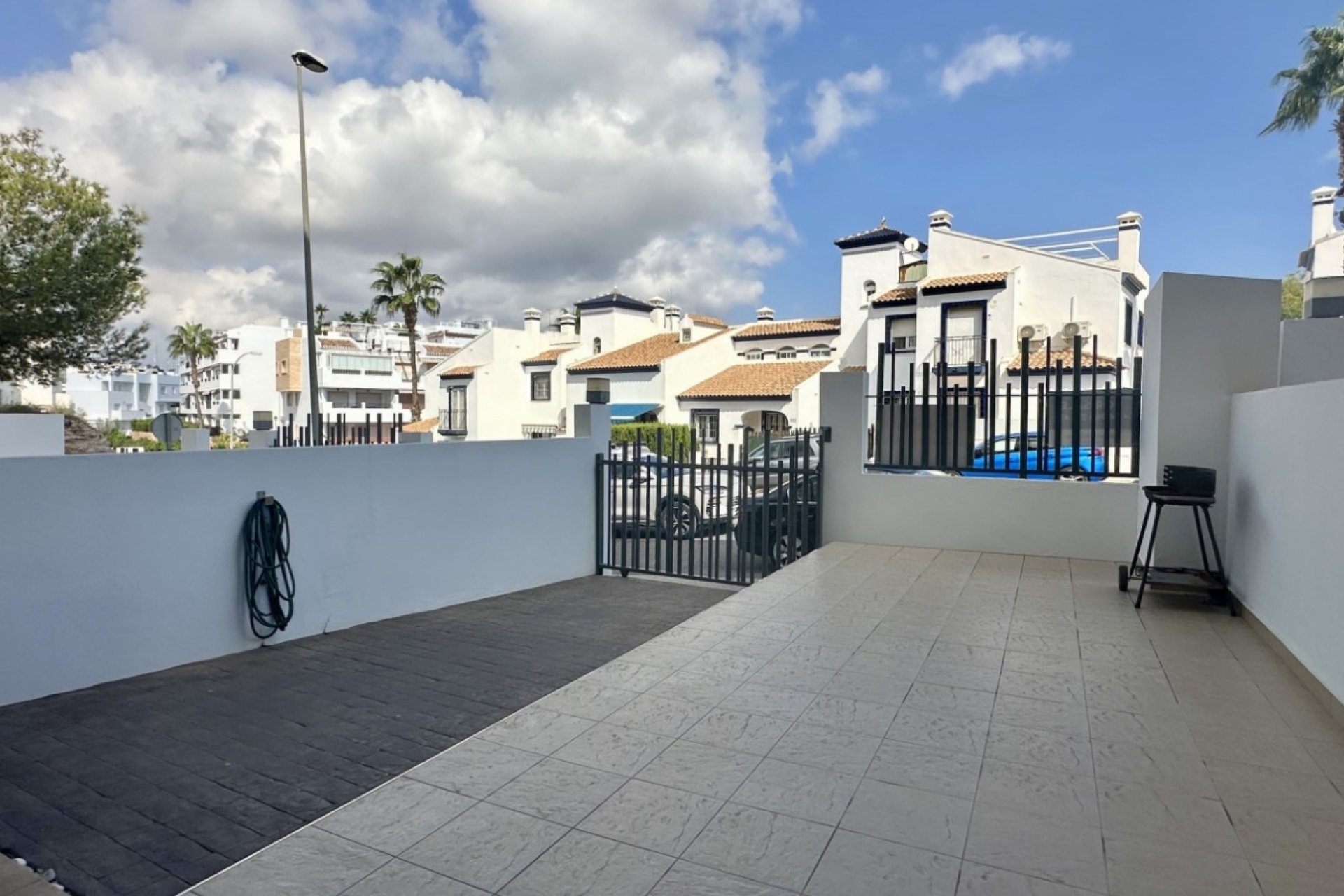 Odsprzedaż - Mieszkanie w bloku - Orihuela Costa - Villamartín