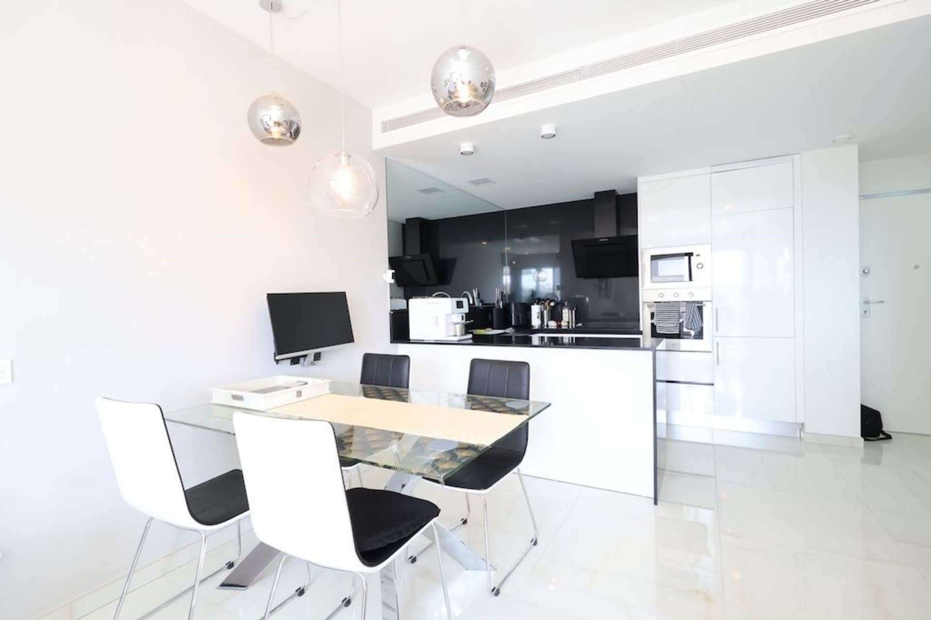 Odsprzedaż - Mieszkanie w bloku - Orihuela Costa