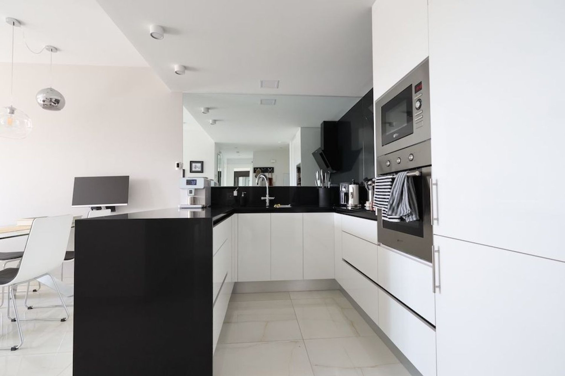 Odsprzedaż - Mieszkanie w bloku - Orihuela Costa