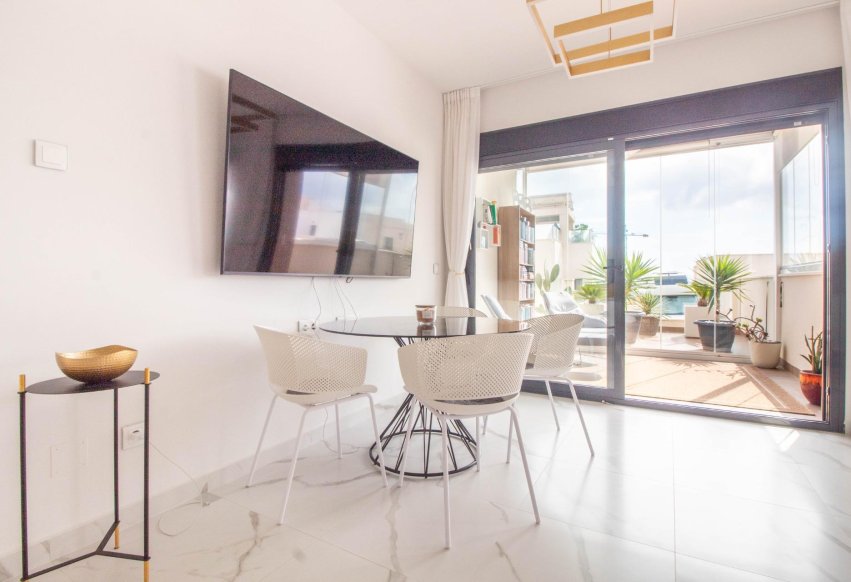 Odsprzedaż - Mieszkanie w bloku - San Miguel de Salinas