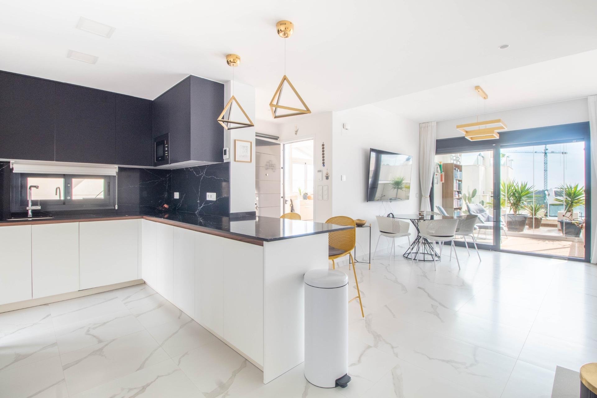 Odsprzedaż - Mieszkanie w bloku - San Miguel de Salinas