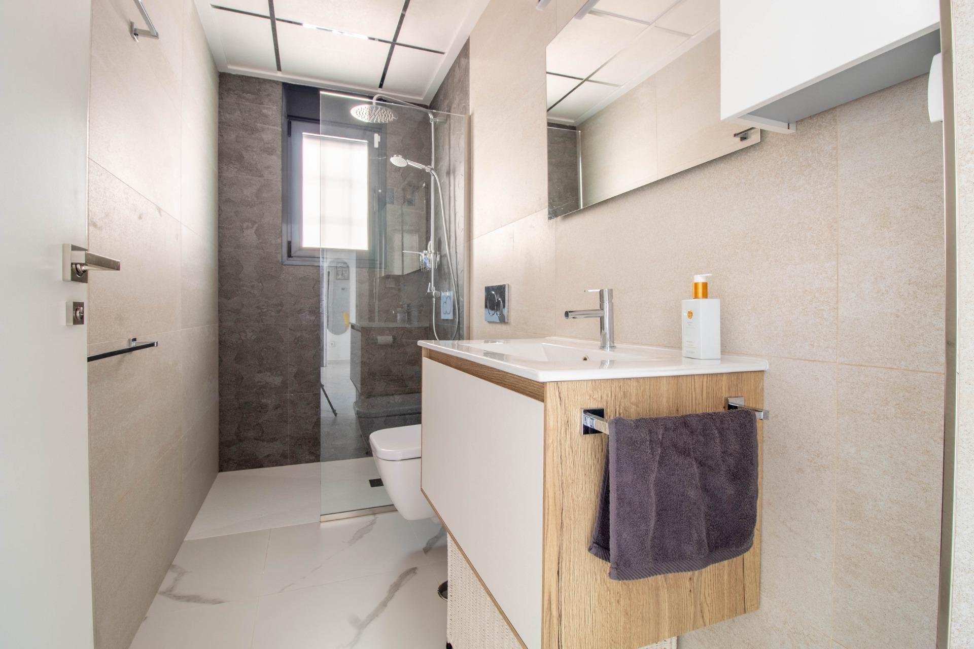 Odsprzedaż - Mieszkanie w bloku - San Miguel de Salinas