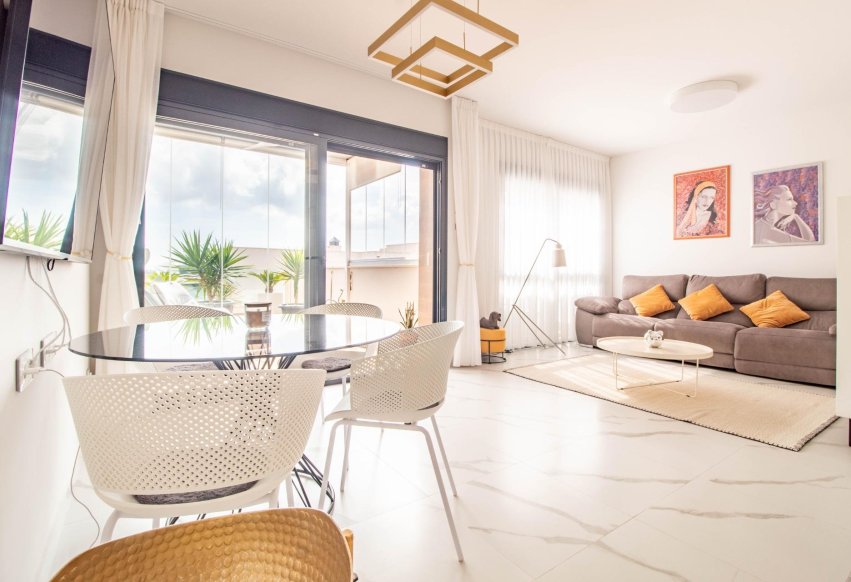 Odsprzedaż - Mieszkanie w bloku - San Miguel de Salinas