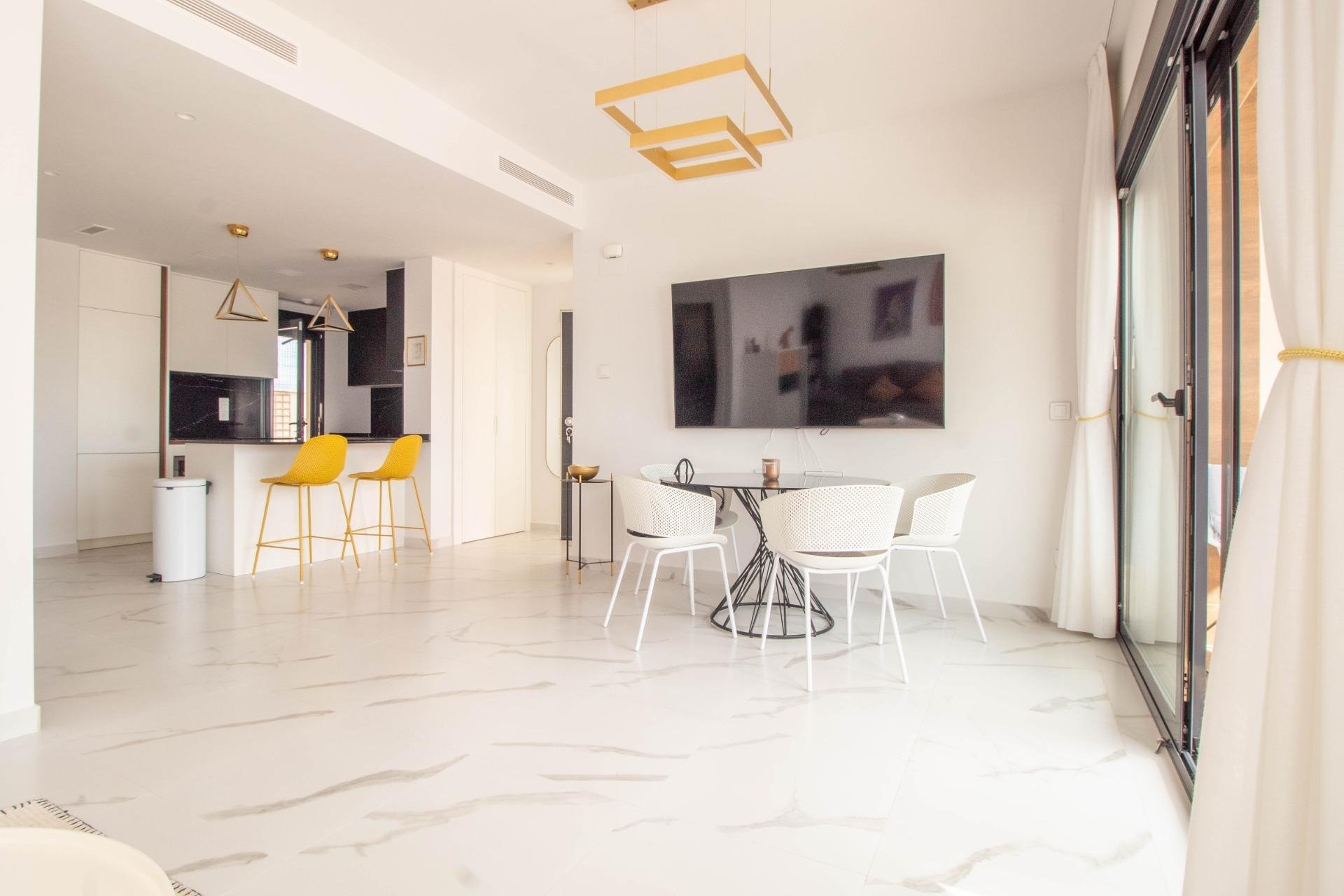 Odsprzedaż - Mieszkanie w bloku - San Miguel de Salinas