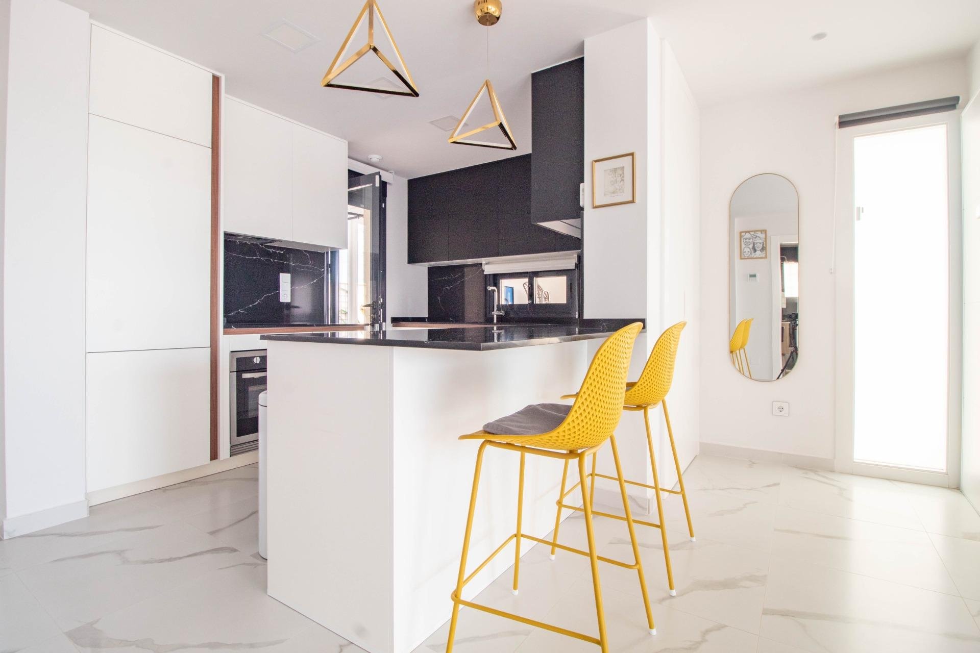 Odsprzedaż - Mieszkanie w bloku - San Miguel de Salinas