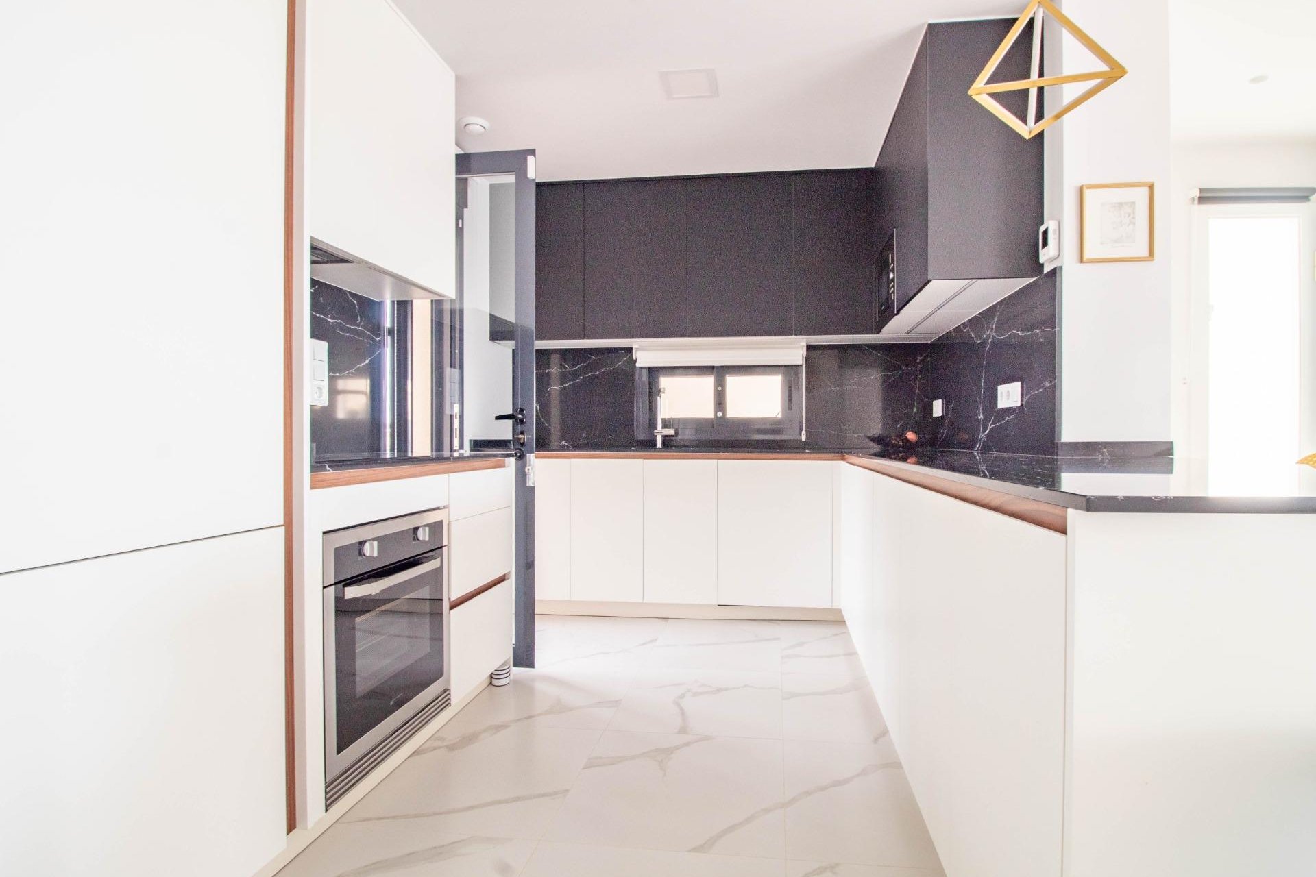 Odsprzedaż - Mieszkanie w bloku - San Miguel de Salinas