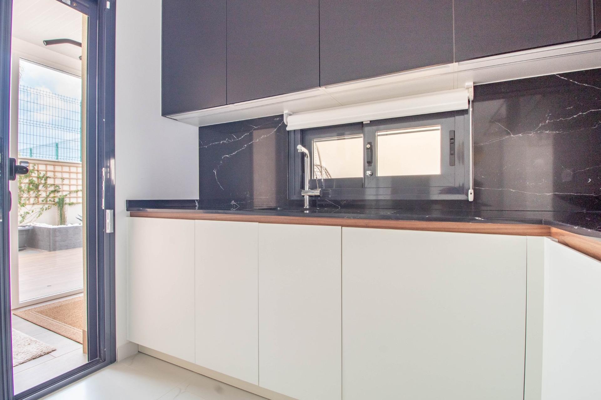 Odsprzedaż - Mieszkanie w bloku - San Miguel de Salinas