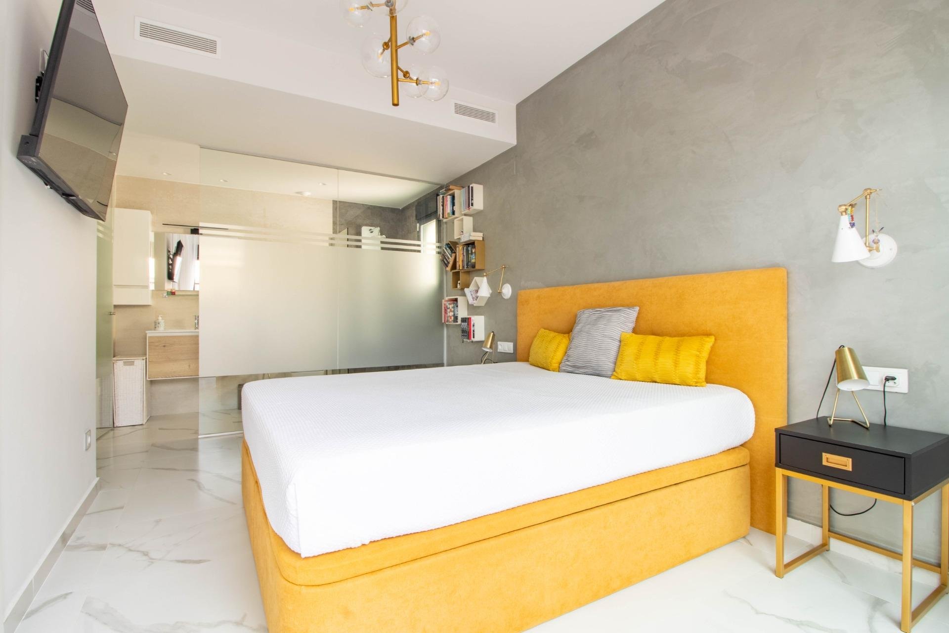 Odsprzedaż - Mieszkanie w bloku - San Miguel de Salinas