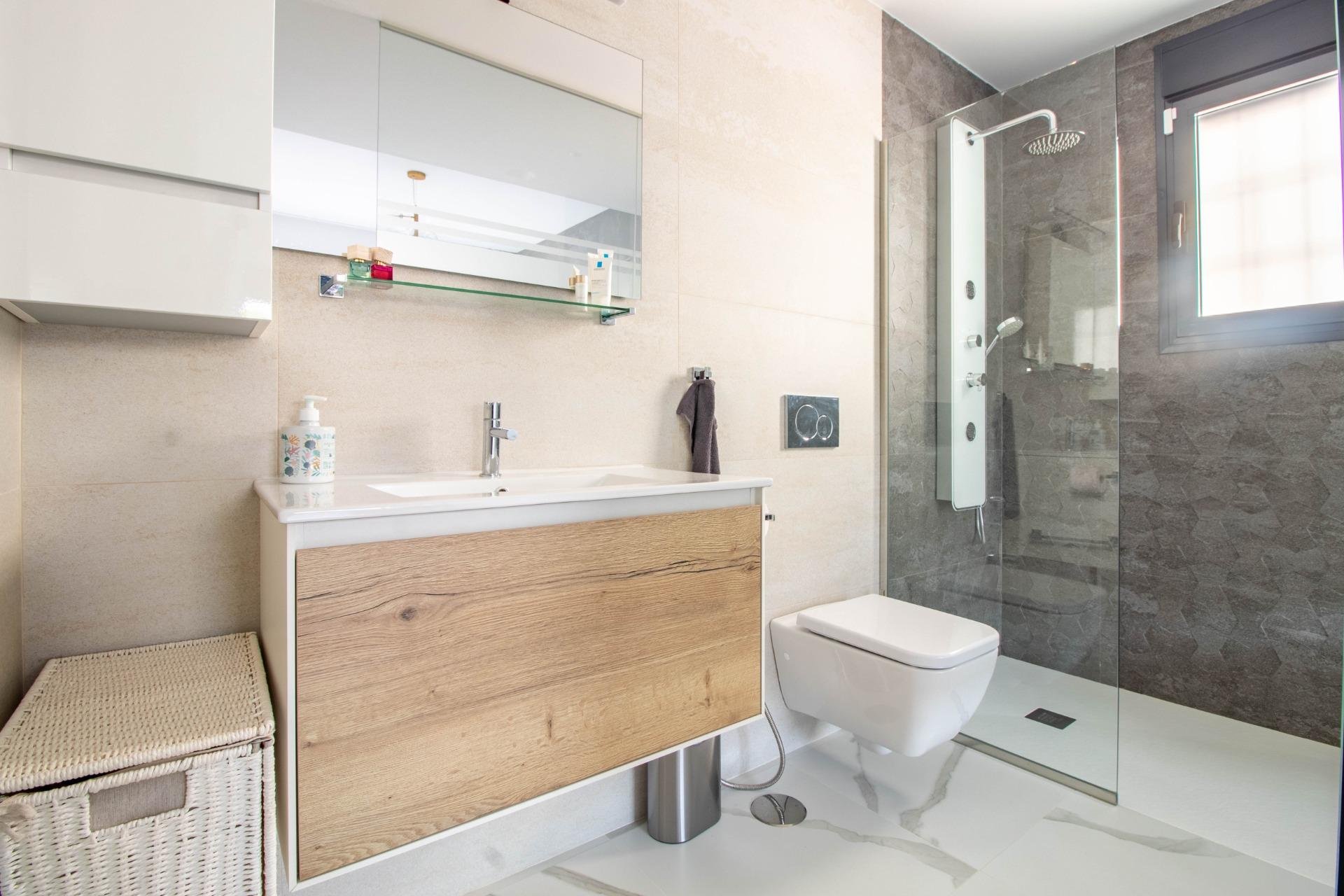 Odsprzedaż - Mieszkanie w bloku - San Miguel de Salinas