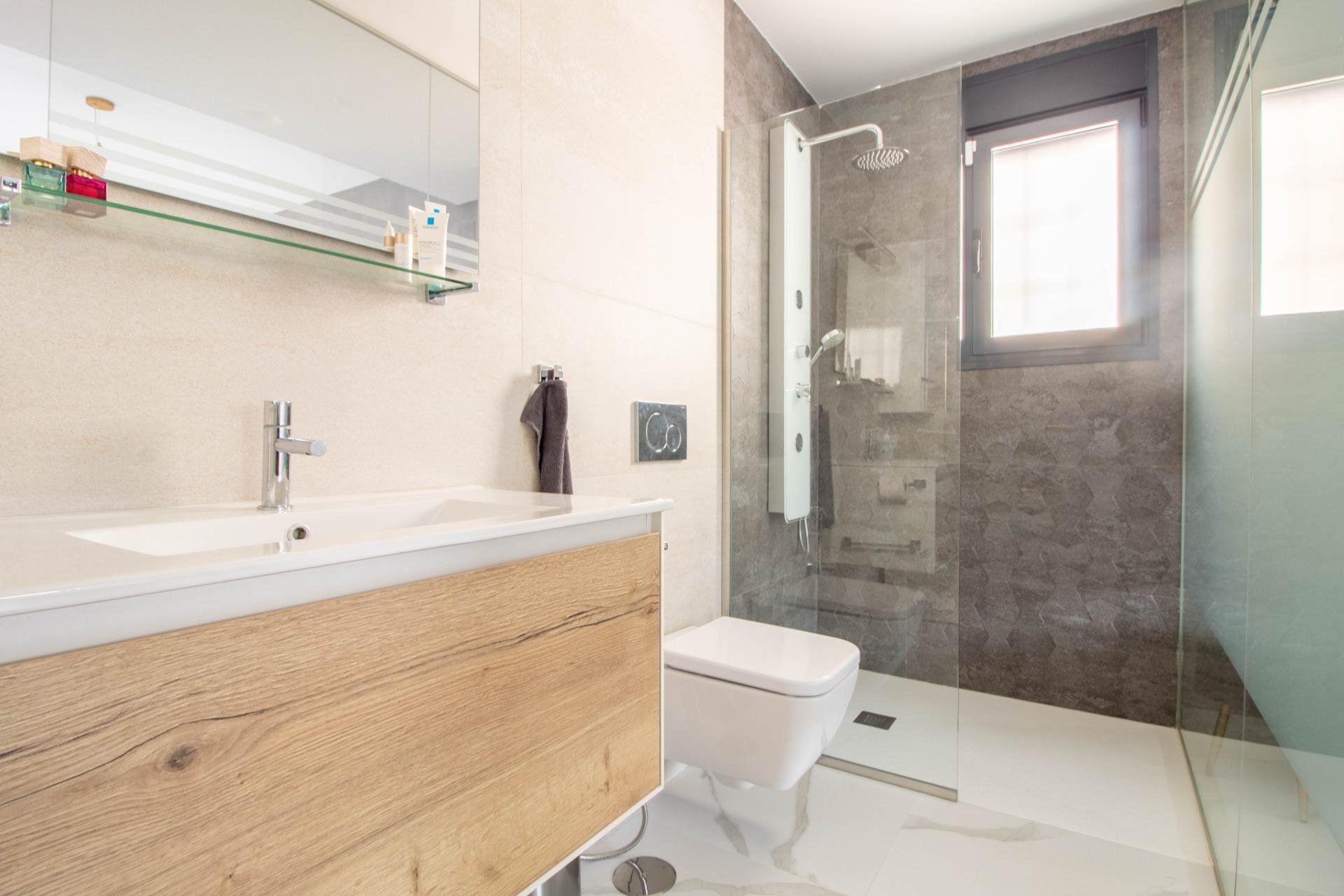 Odsprzedaż - Mieszkanie w bloku - San Miguel de Salinas