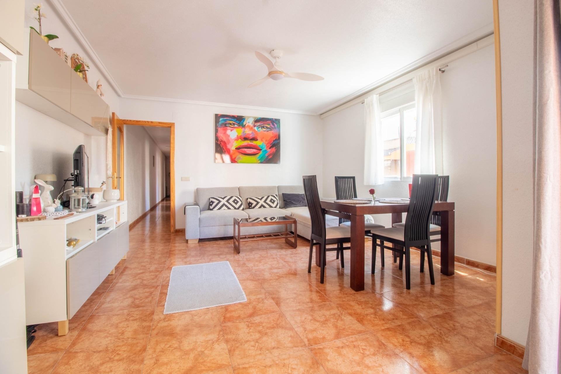 Odsprzedaż - Mieszkanie w bloku - Torrevieja - Centro