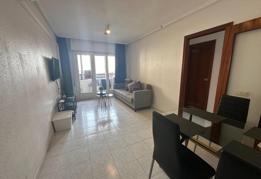 Odsprzedaż - Mieszkanie w bloku - Torrevieja - Centro