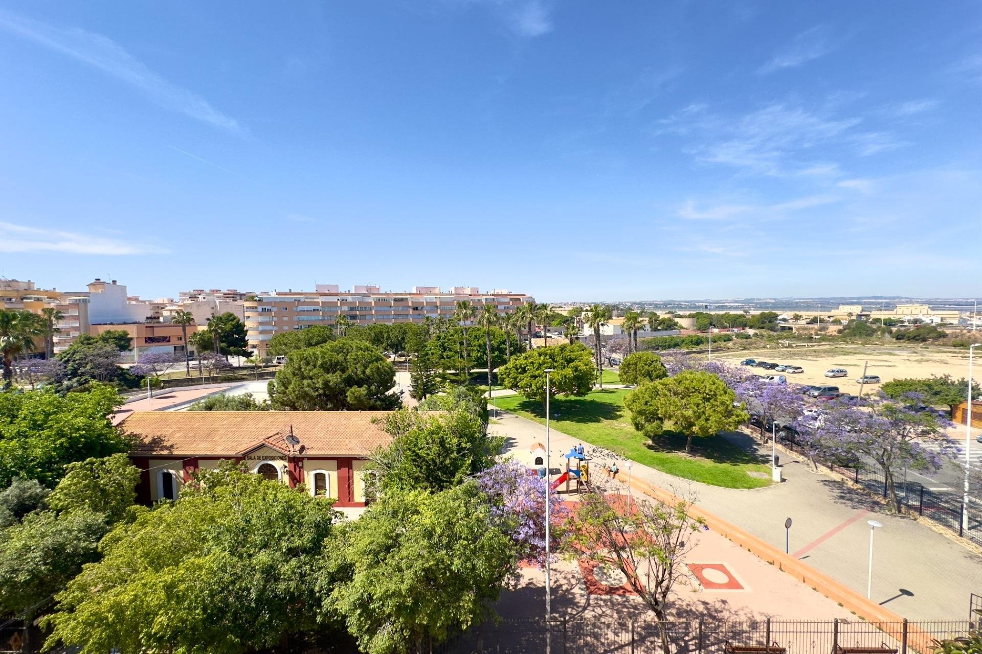 Odsprzedaż - Mieszkanie w bloku - Torrevieja - El Acequión - Los Náufragos