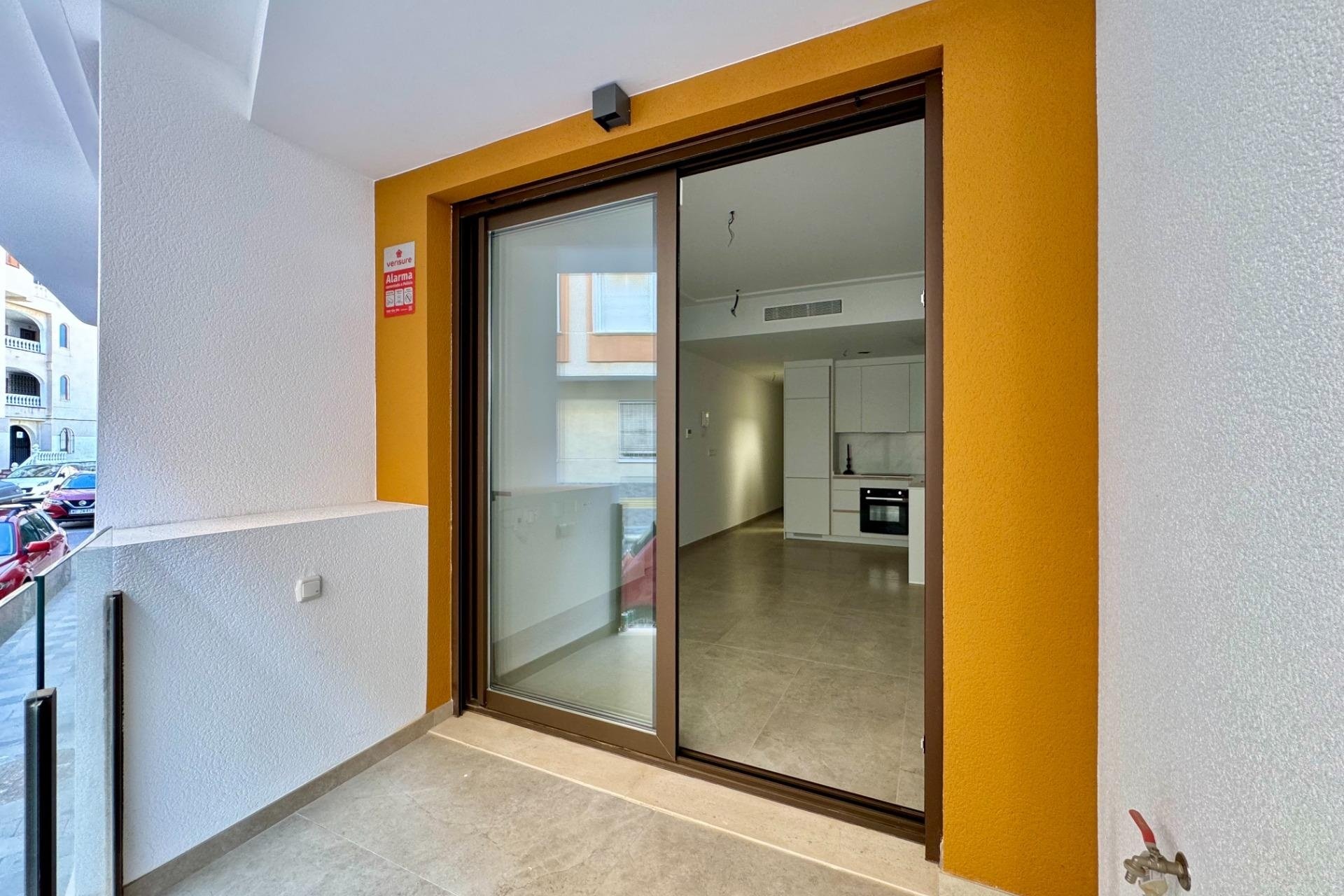 Odsprzedaż - Mieszkanie w bloku - Torrevieja - Habaneras