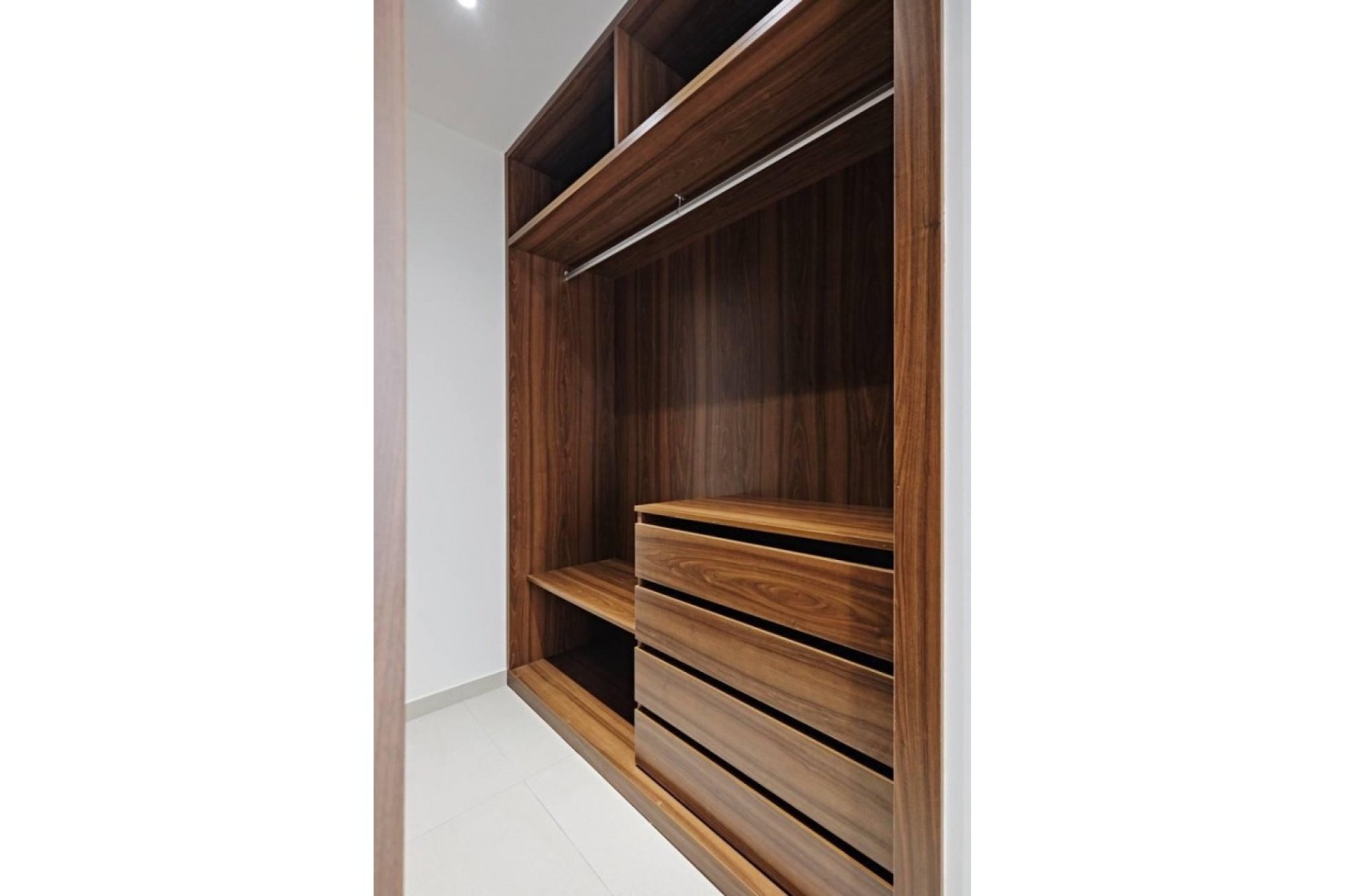 Odsprzedaż - Mieszkanie w bloku - Torrevieja - La Veleta