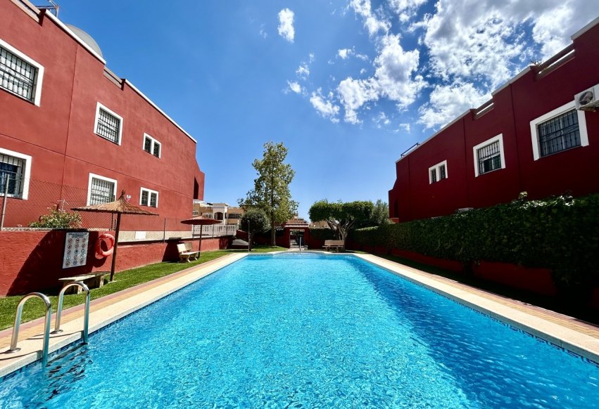 Odsprzedaż - Mieszkanie w bloku - Torrevieja - Los Balcones - Los Altos 