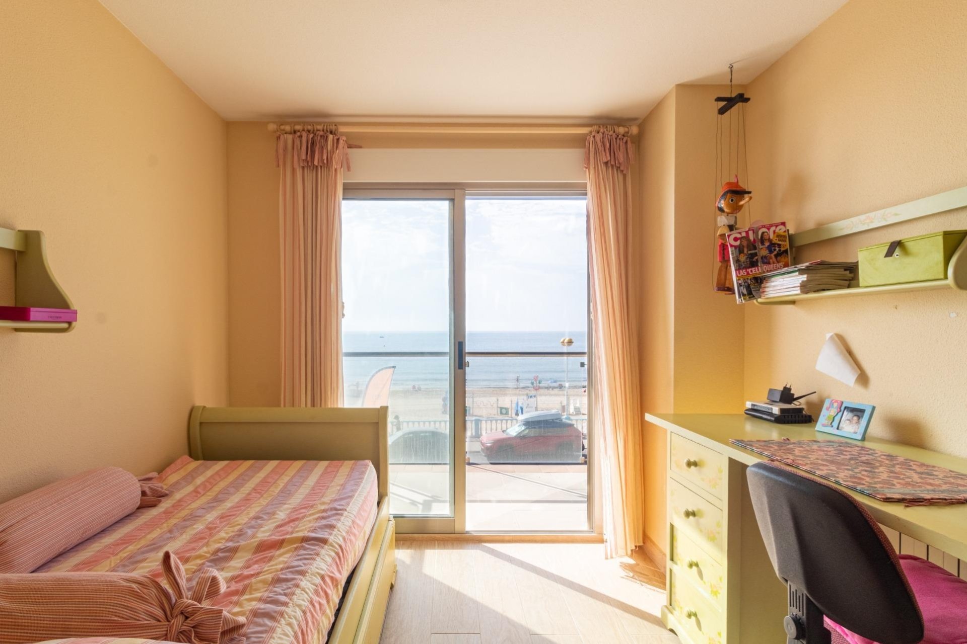 Odsprzedaż - Mieszkanie w bloku - Torrevieja - Playa de los Locos