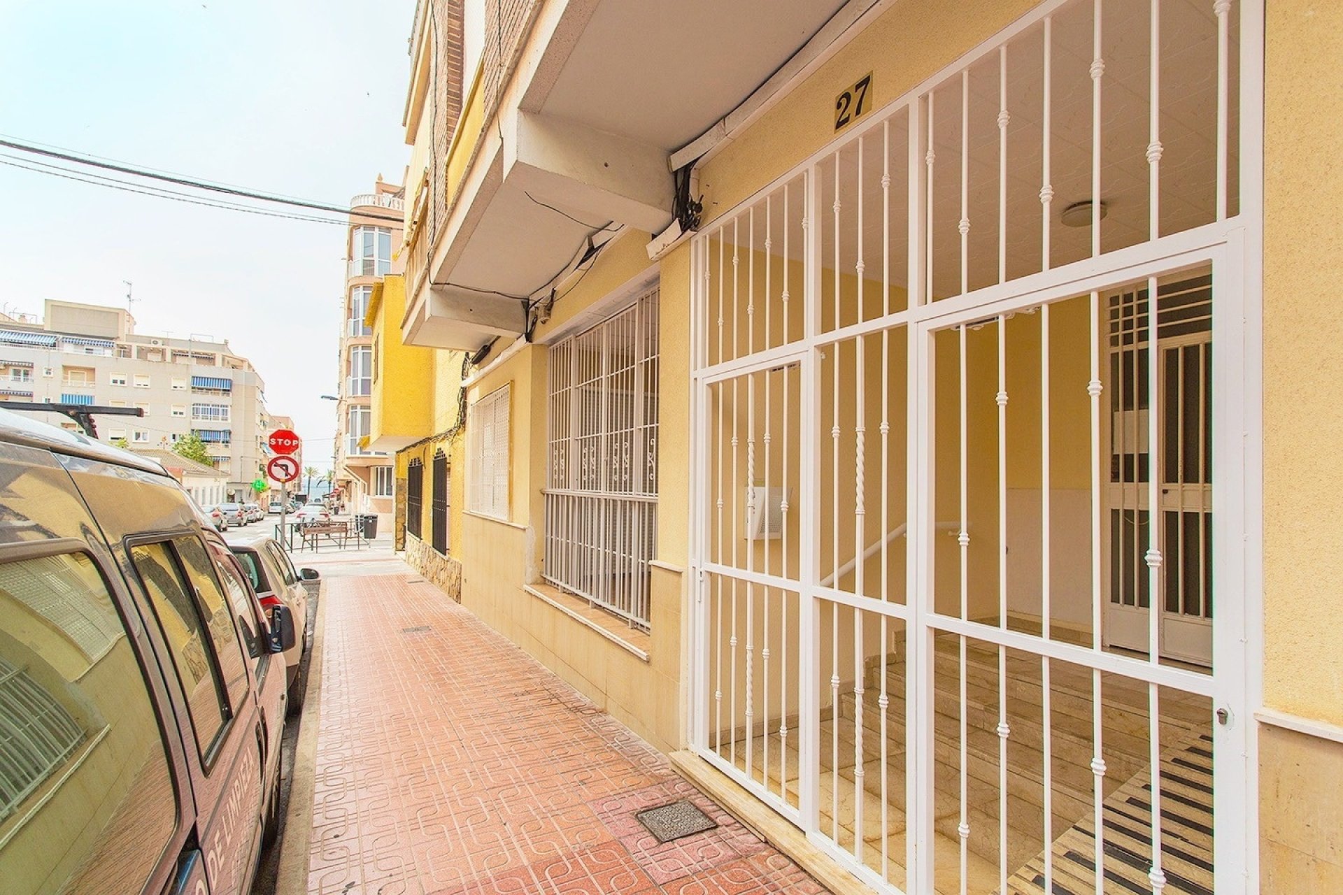Odsprzedaż - Mieszkanie w bloku - Torrevieja - Playa del Cura