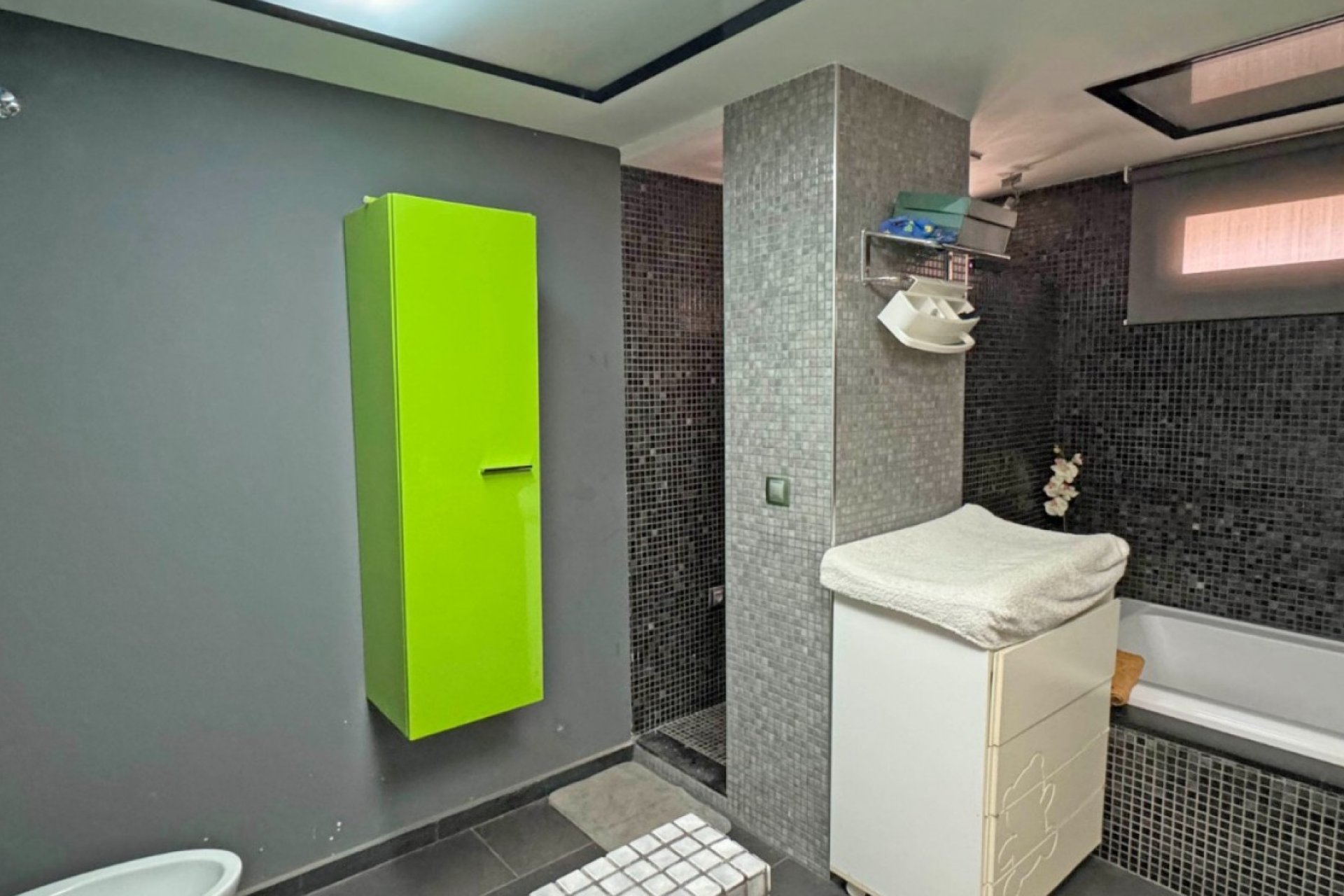 Odsprzedaż - Mieszkanie w bloku - Torrevieja - Playa del Cura