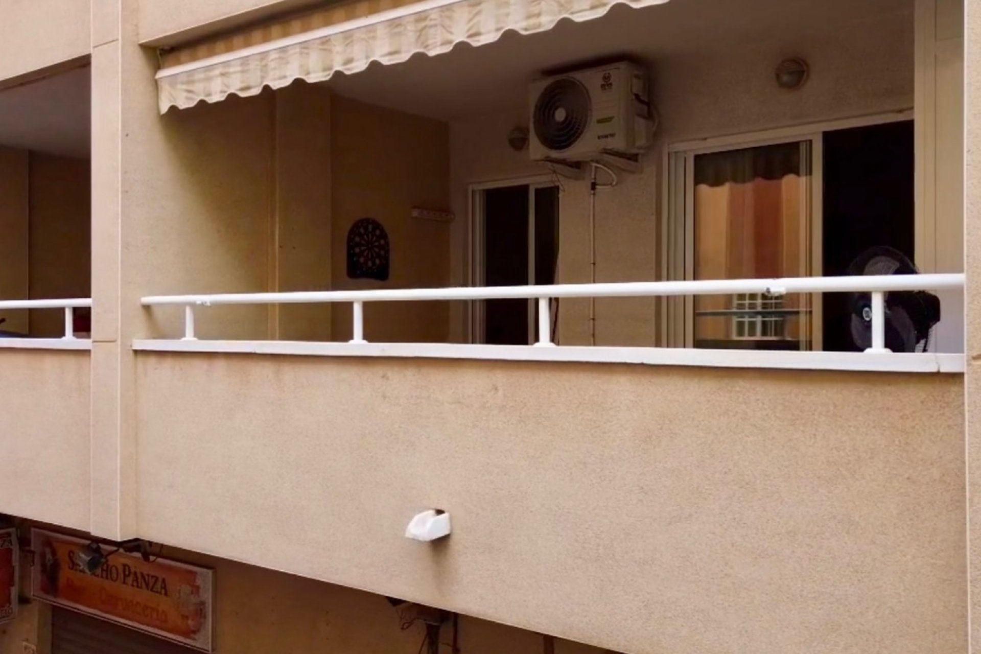 Odsprzedaż - Mieszkanie w bloku - Torrevieja - Playa del Cura