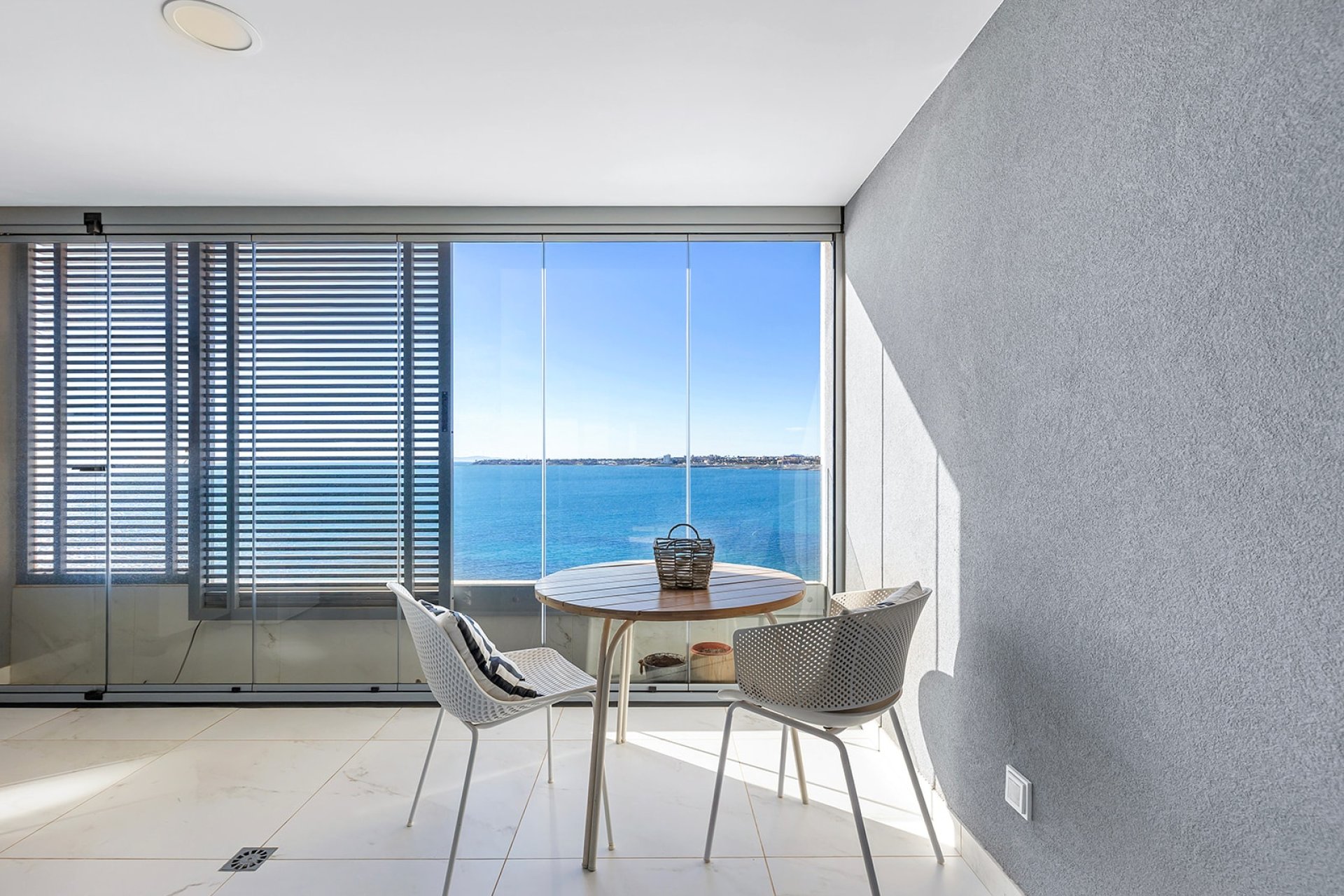Odsprzedaż - Mieszkanie w bloku - Torrevieja - Punta Prima