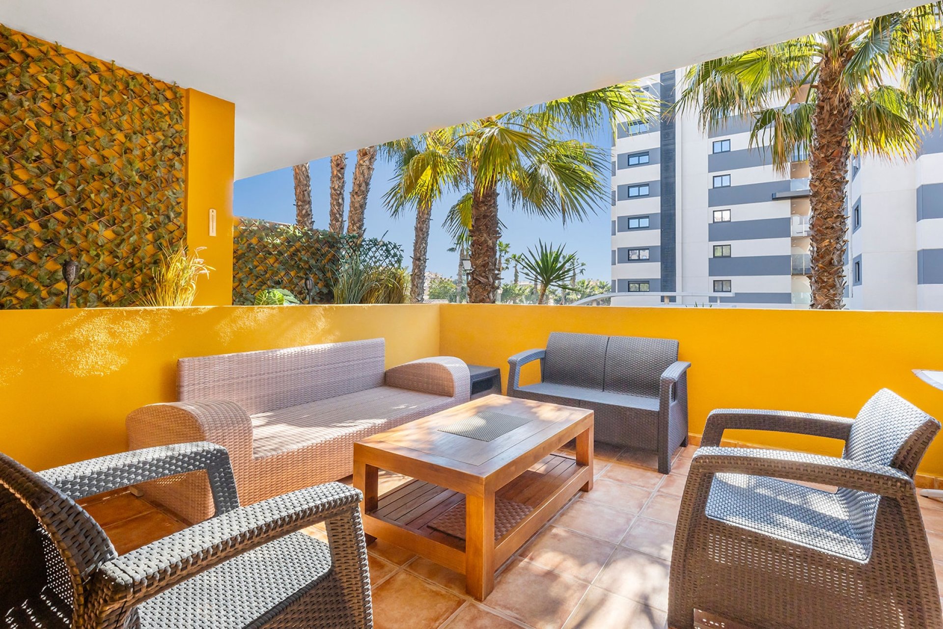 Odsprzedaż - Mieszkanie w bloku - Torrevieja - Punta Prima