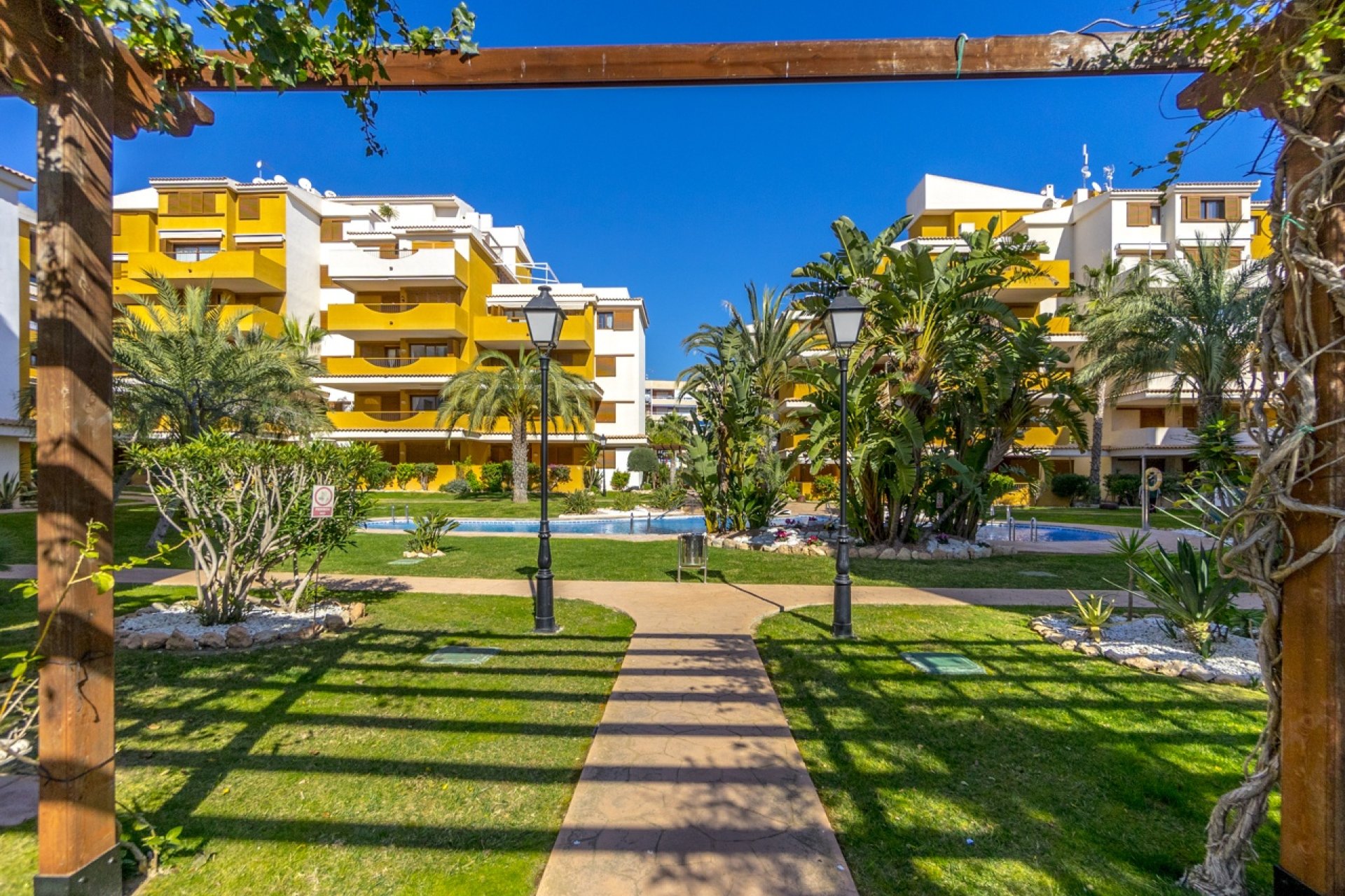 Odsprzedaż - Mieszkanie w bloku - Torrevieja - Punta Prima