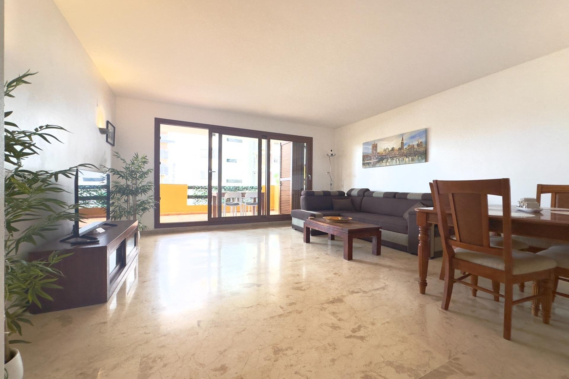 Odsprzedaż - Mieszkanie w bloku - Torrevieja - Punta Prima